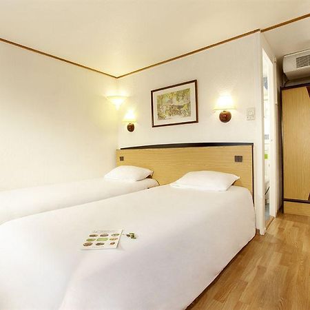 Campanile Hotel Mayenne Room photo
